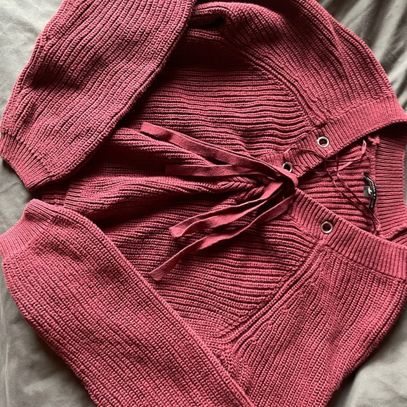 Kendall & Kylie cropped sweater - Picture 5 of 5